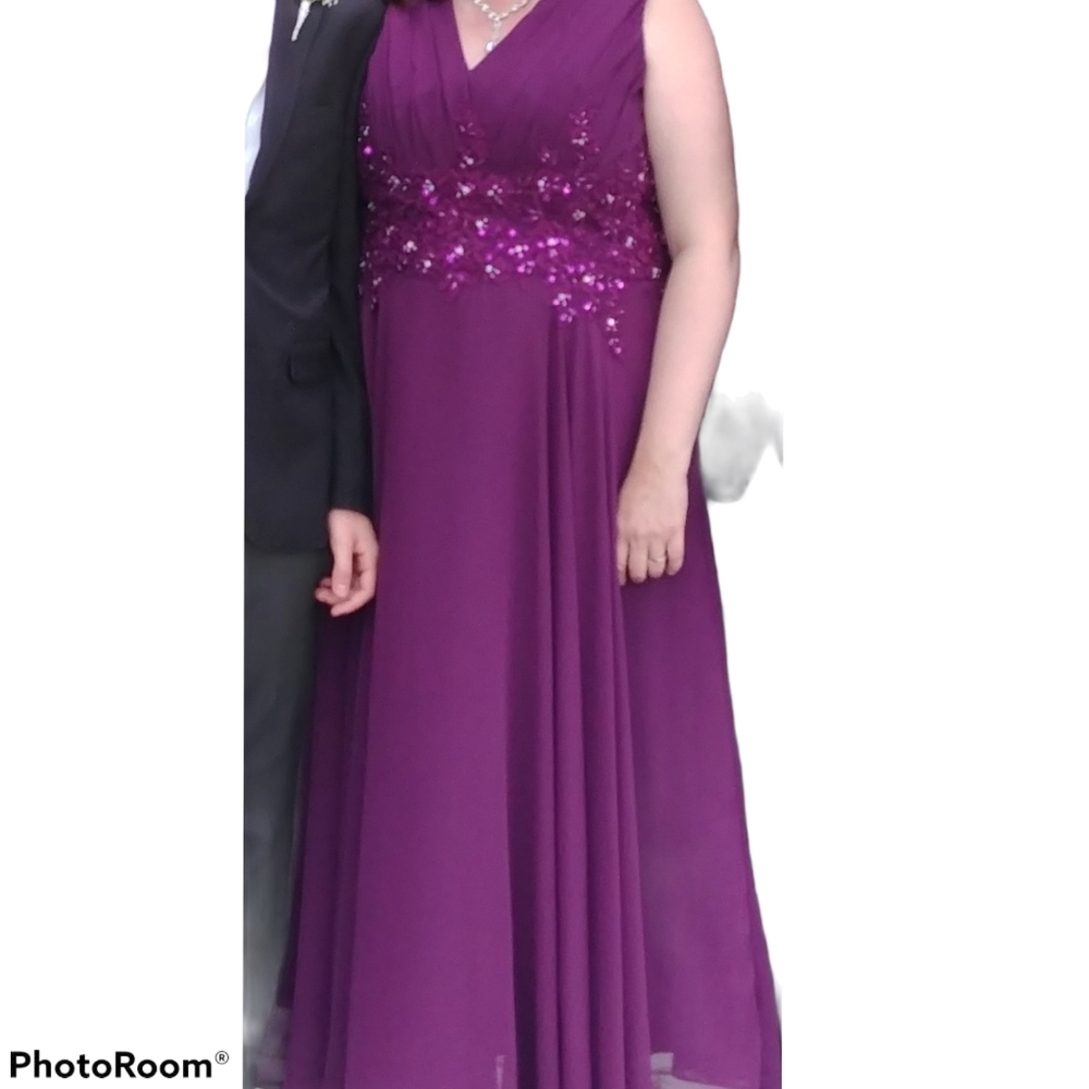 High quality full length dress with sequins